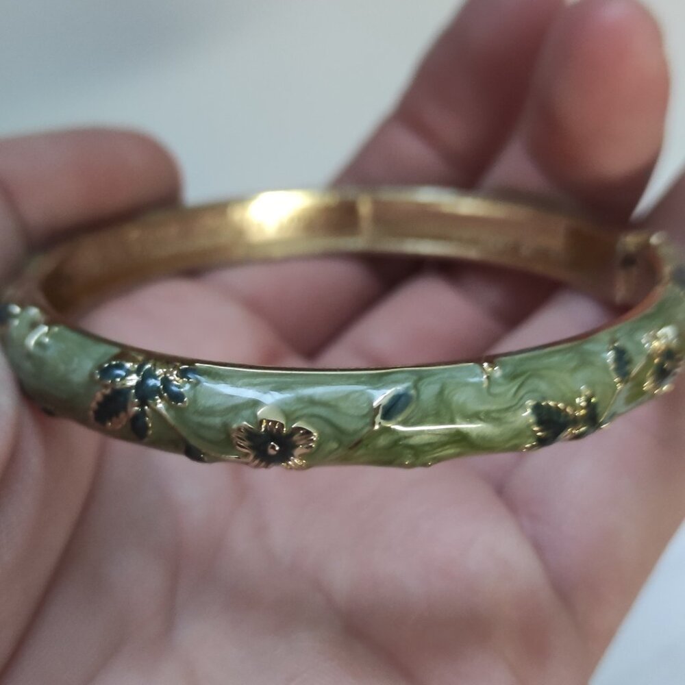 VINTAGE JIU LONG XING ENAMELED BRACELET .Very Good Condition.